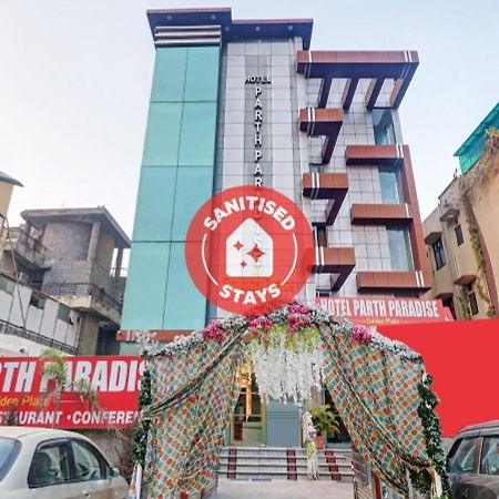 Oyo Townhouse 748 Hotel Parth Paradise Ghaziabad Exterior foto